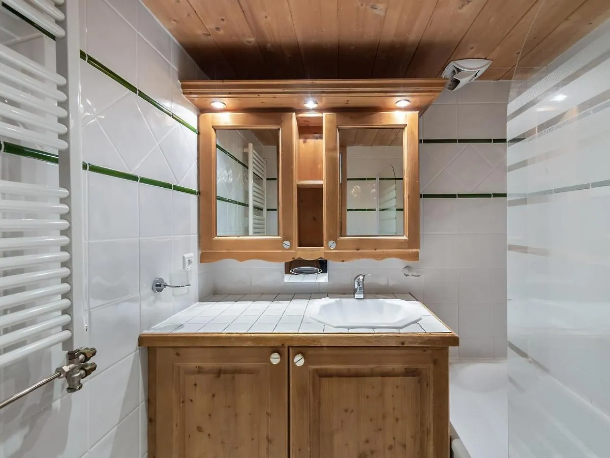 Appartement Cosy Ski Aux Pieds Avec Piscine Et Spa - Fr-1-566-46 Les Allues 0*,  Frankrig